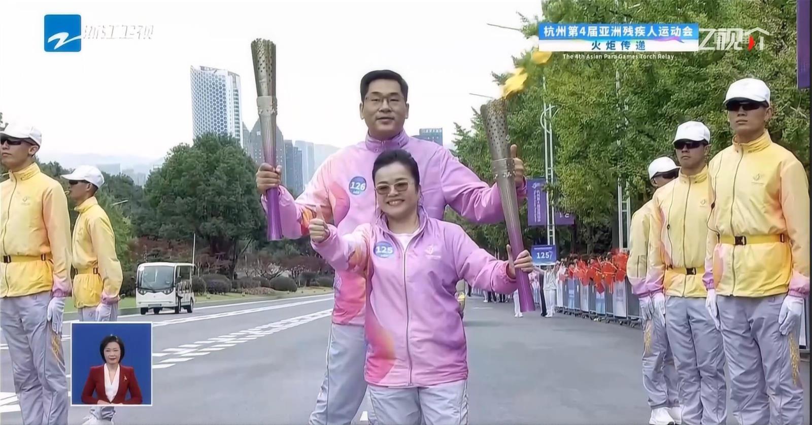 火炬?zhèn)鬟f (1).jpg 火炬?zhèn)鬟f (1).jpg